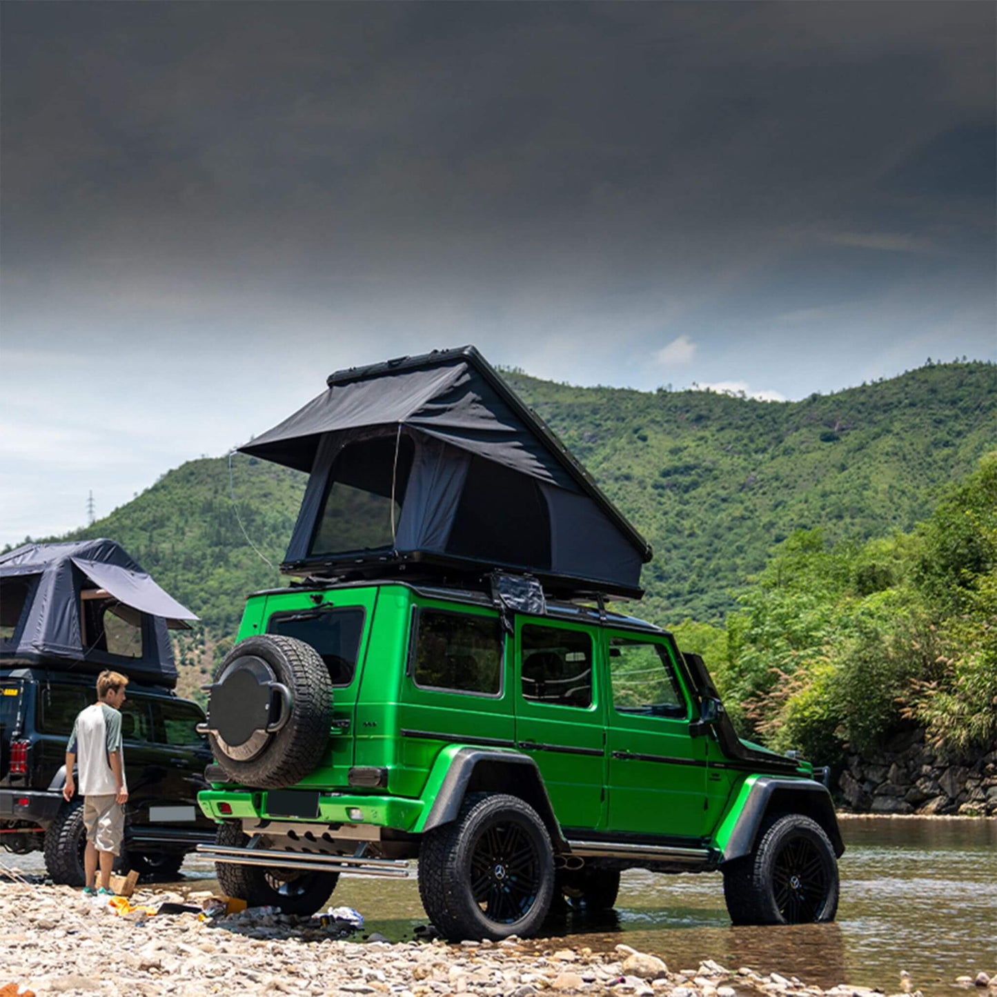 Trailora Heavy-Duty 2-3 Person Hardshell Rooftop Tent With Ladder (SAK93120)